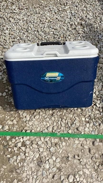Coleman cooler unknown size missing wheels.