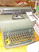 Remmington Manual Typewriter & Box of Speedicopies