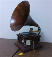 Victor Talking Machine w/Horn Type R 36528