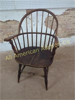 ANTIQUE OAK BOWBACK COLONIAL WINDSOR ARM CHAIR