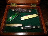 WOODEN BOX WITH POCKET KNIVES