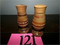 WOODEN SALT AND PEPPER MEXICO SET