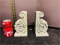 2pcs Corbel Style Bookends