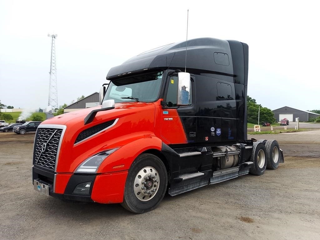 2019 Volvo VNL 760 T/A Sleeper Highway Truck