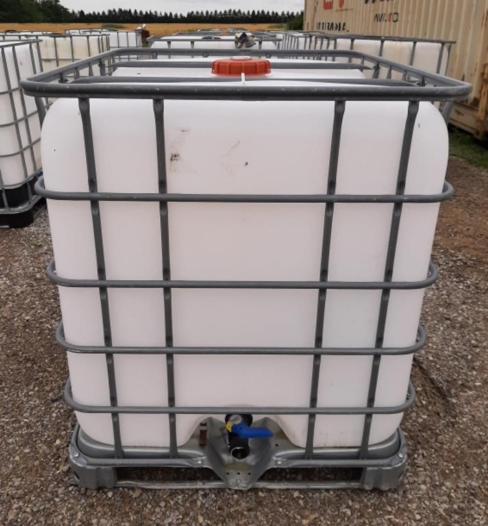 1000 liter (264 gallon) Water storage tank