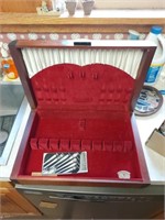 Flatware box w/Flatware