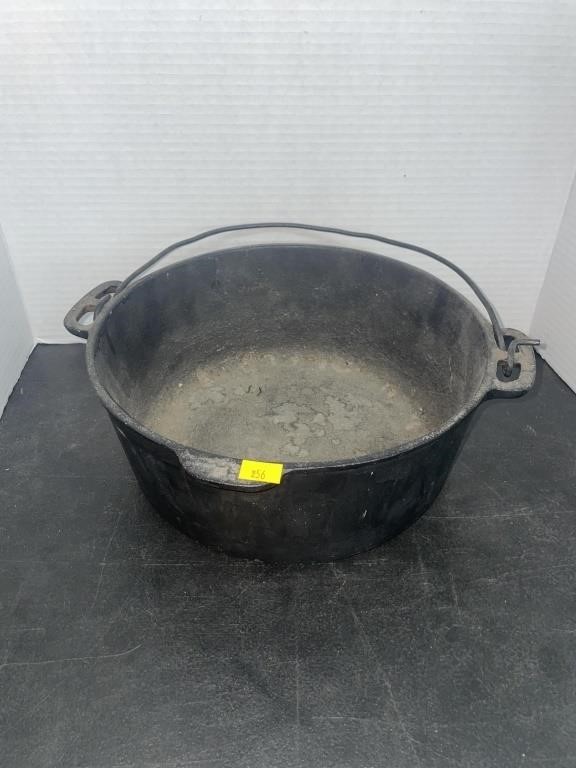 Vintage Wagner cast iron pot