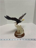Twin towers memorial eagle figurine