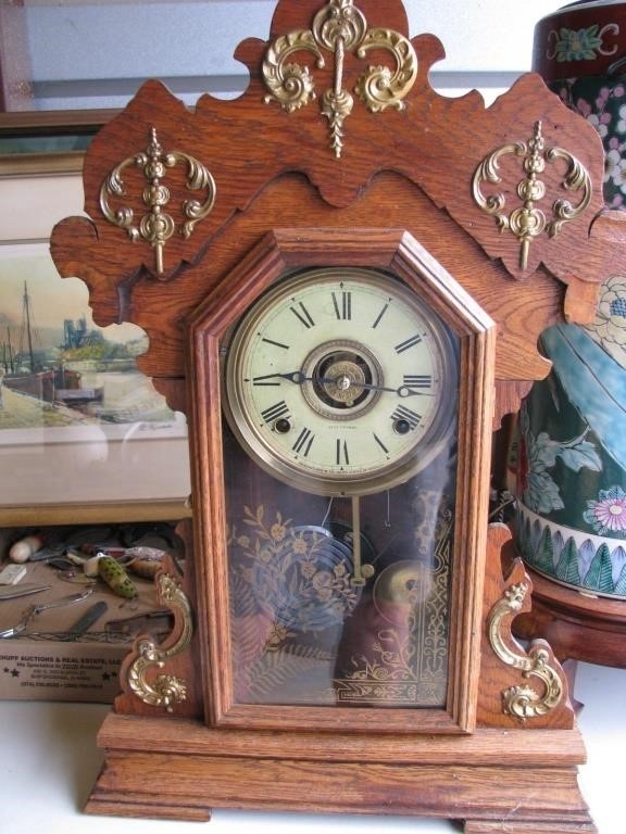 Seth Thomas Antique Oak Mantle/Kitchen clock