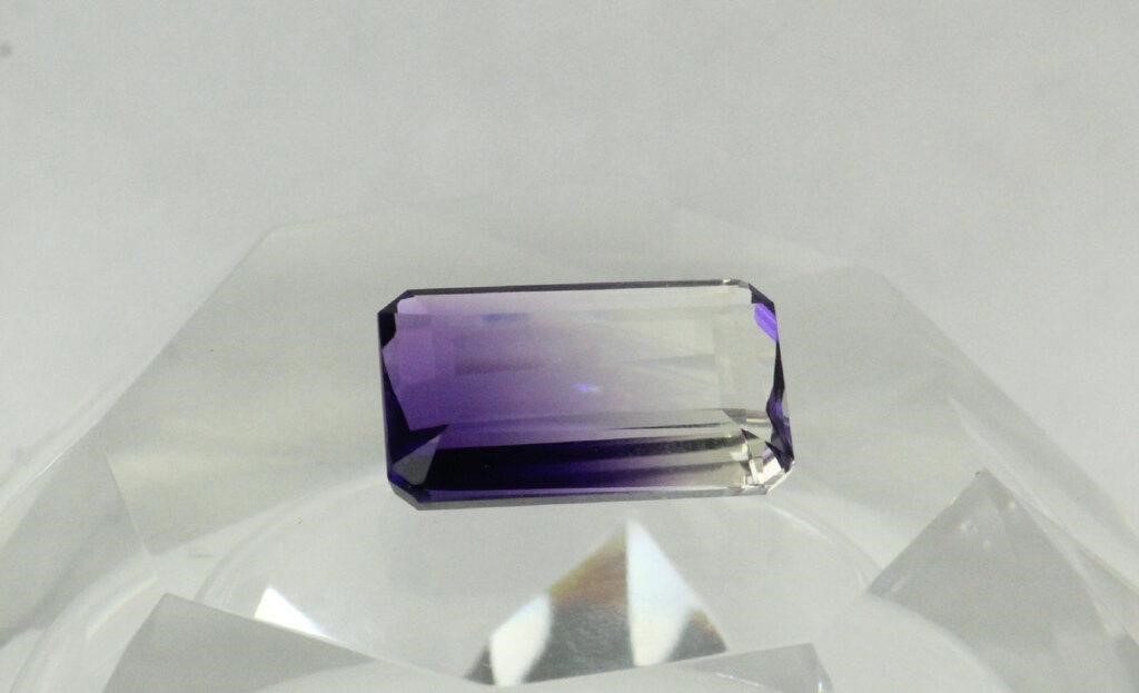 NAT PURPLE WHITE AMETRINE CUSHION CUT 20X14 20.8 C