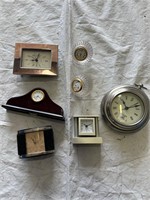 Lot of clocks