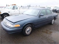 1997 Ford Crown Victoria Sedan