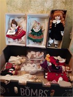 Lot of porcelain collector dolls