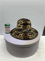 Ladies cheetah print hat