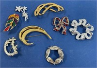 Lot of Brooches