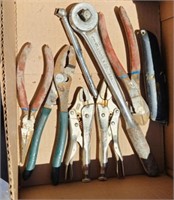 pliers, ratchet, Assorted hand tools