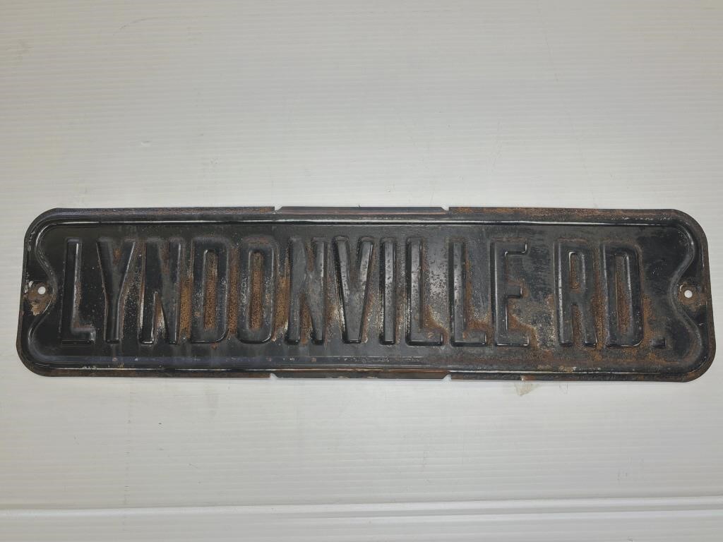 "LYNDONVILLE RD" ROAD SIGN