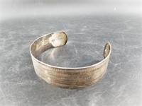 Silver bracelet with unusual closure