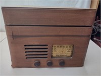 RCA Victor Record/Radio Player