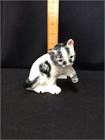 Black & White Porcelain Cat Vintage