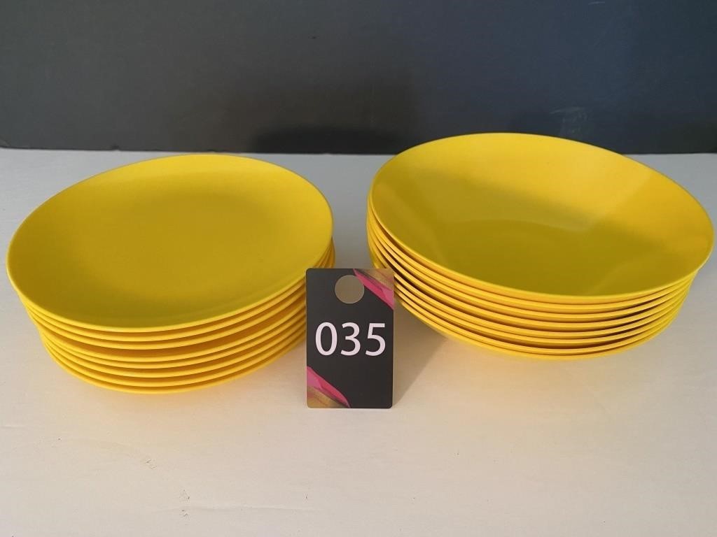 Bowls & Plastic Dessert Plates