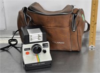 Vintage Polaroid camera w/bag