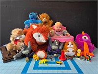 Asst toys and stuffed animals