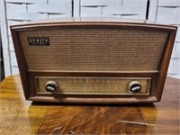 Vintage zenus radio, Untested