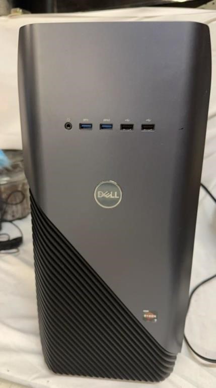 Dell Inspiron 5676 Gaming PC w/ Radeon Graphic