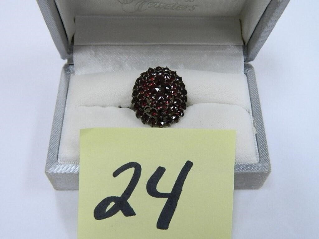 Marked 900 Garnet Ring, Size 7 3/4 As Is, Missing