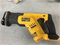 DEWALT 20V SAWSALL NO BATTERY