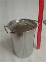 Pot with lid and insert