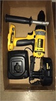 DEWALT HAMMER DRILL WITH CHARGER & BATTERY