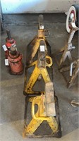 3 Yellow Jack Stands