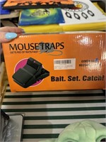 BOX OF MOUSE TRAPS