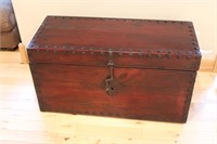 Wood chest