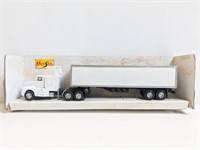 Maisto Gas Tanker - Diecast Toy Truck