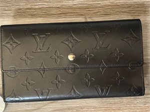 Louis Vuitton Grey Patent Monogram Leather Wallet