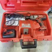 Milwaukee 18v Cordless Drill w Battery and