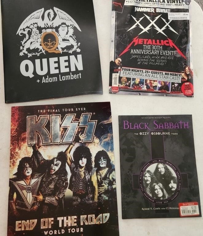 W - LOT OF KISS & QUEEN COLLECTIBLES (A21)