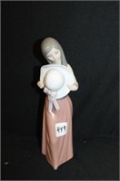 Lladro "Young Lady w/ hat" #5007 9.75"