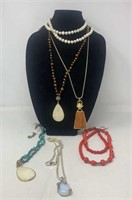 Bag of women necklaces