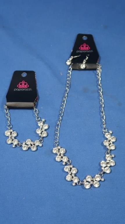 New Paparazzi Jewelry Set-Necklace, Bracelet,