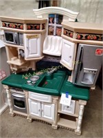Child's plastic kitchen set