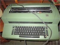 IBM Typewriter - LOCAL PICKUP ONLY