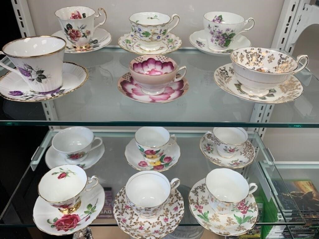 Lot of 12 Cup & Saucers