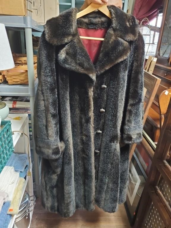 Vtg. Tissavel Genuine Simulation France Fur