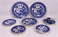 Blue Willow - Japan, 2 plates, 9.5" dia. / 2 bowls