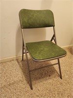 PADDED FOLDING CHAIR