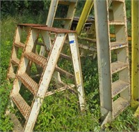 Double sided steel step ladder, 52" tall